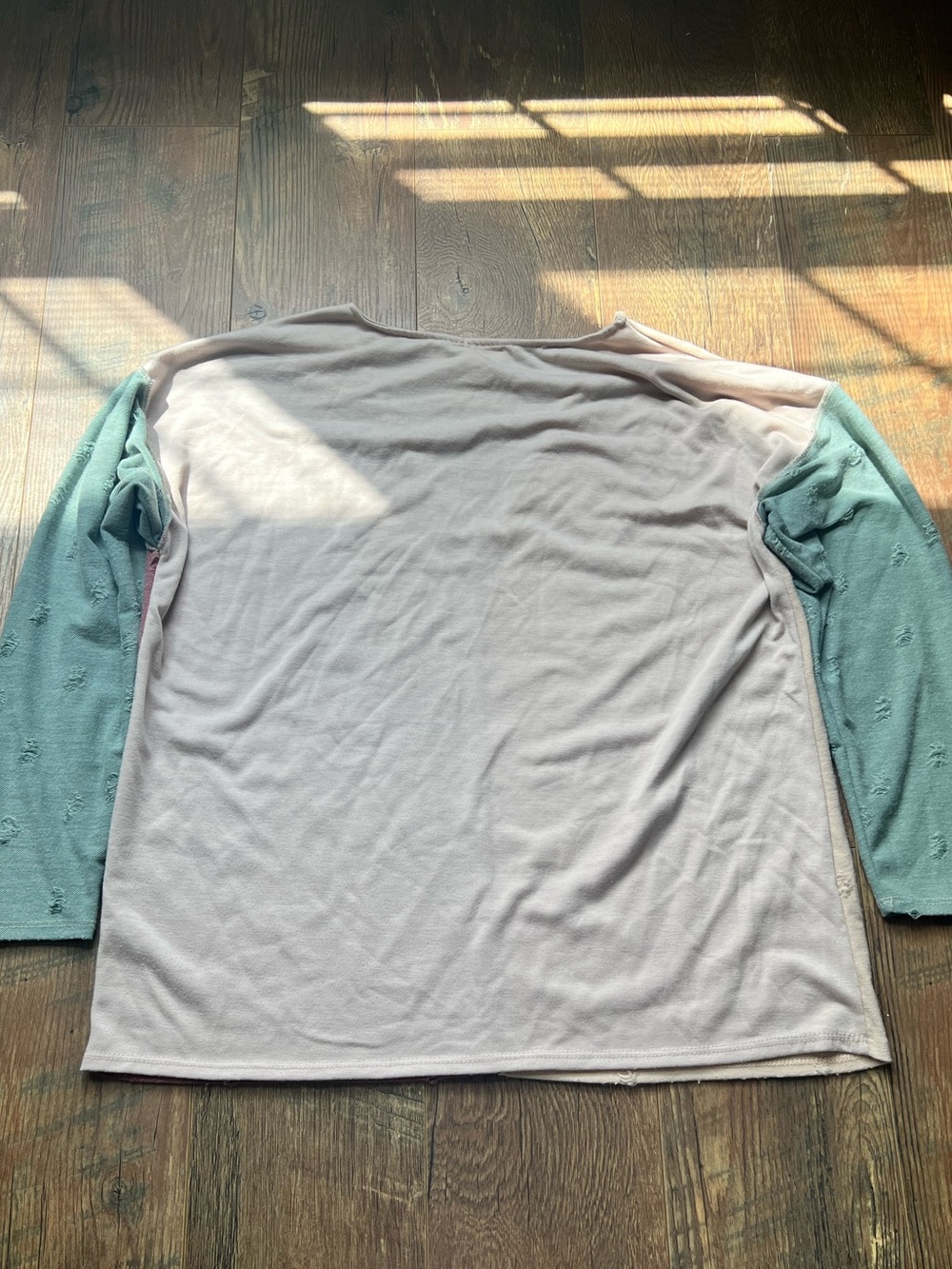 Distressed Color Block Oversized Top - Picture 6 of 10